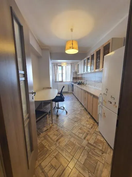 Apartament Spatios 76 Mp Bucharest 0*,
